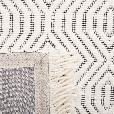 SAFAVIEH Marbella Collection Accent Rug - 3' x 5', Ivory & Black, Handmade Boho Geometric Fringe Wool, Ideal for High Traffic Areas in Entryway, Living Room, Bedroom (MRB201A)