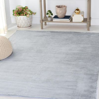 SAFAVIEH Washable Rug Faux Rabbit Fur Shag Collection - 5' x 7', Silver, Slip Resistant & Easy Cleaning, Ideal for Living Room, Bedroom, Kids Playroom, Nursery, Dining Space (FRF976G)