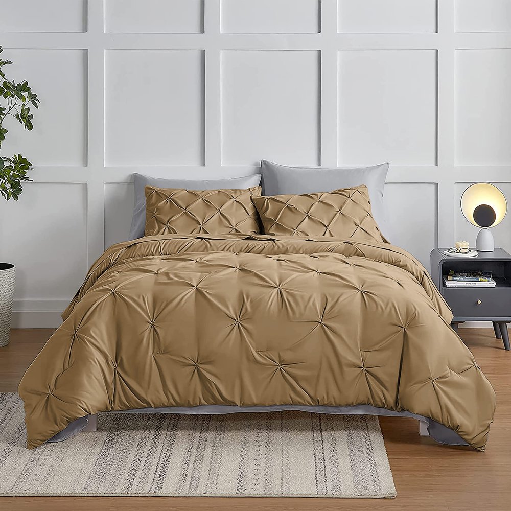 600 TC 100% Cotton 3 Piece Pinch Pleated Duvet Cover Set Twin Size - with Zipper & 4 Corner Ties Rectangle Pattern Decorative Pintuck Pillowsham with Size (Twin/Twin XL 68x90, Beige)