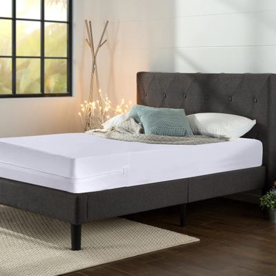 Greaton Ultra Plush Mattress Protector for 6" to 9" Mattresses, Heavy Duty Waterproof Zippered Bedbug Protectors, Washable Fabric, Dirt and Fungus Proof, Full, White