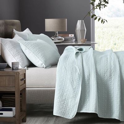 HORIMOTE HOME Oversized King Quilt Set, Aqua Blue California King Quilt Classic Geometric Spots Stitched Pattern, Pre-Washed Ultra Soft Lightweight Quilted Bedspread Cal King for All Season, 3 Pieces