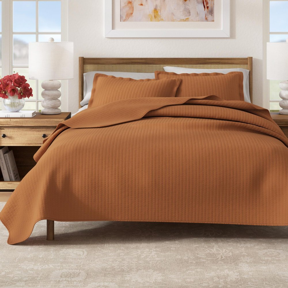 Great Bay Home Full/Queen Quilt Bedding Set, 3-Piece Lightweight Summer Channel Stitch Quilt Set with Shams, Ultra Soft Copper Bedspreads, Quilted Bedding Coverlets for All Seasons