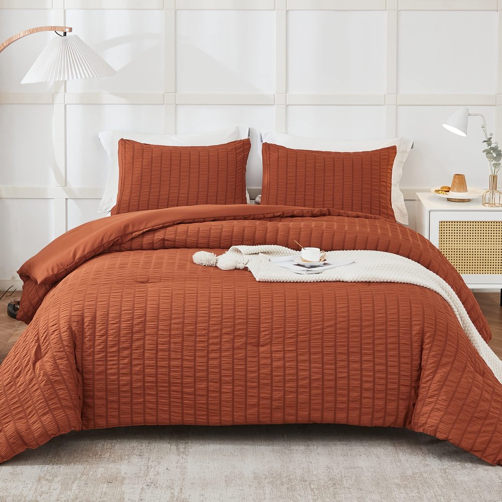 AveLom Terracotta Seersucker California King Comforter Set (104x96 inches), 3 Pieces-100% Soft Washed Microfiber Lightweight Comforter with 2 Pillowcases, All Season Down Alternative Bedding Set