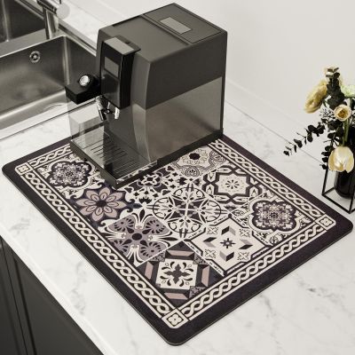 Lilithmanor Coffee Mat, Dish Drying Mat, Fast Water Absorption, Hide Stains, Easy to Clean, Coffee Bar Accessories, Bar Mats for Countertop (17"x31.5". Black)