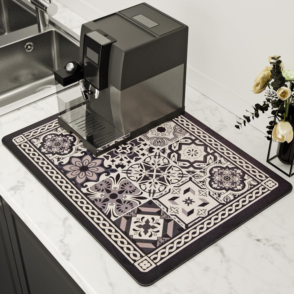 Lilithmanor Coffee Mat, Dish Drying Mat, Fast Water Absorption, Hide Stains, Easy to Clean, Coffee Bar Accessories, Bar Mats for Countertop (17"x31.5". Black)