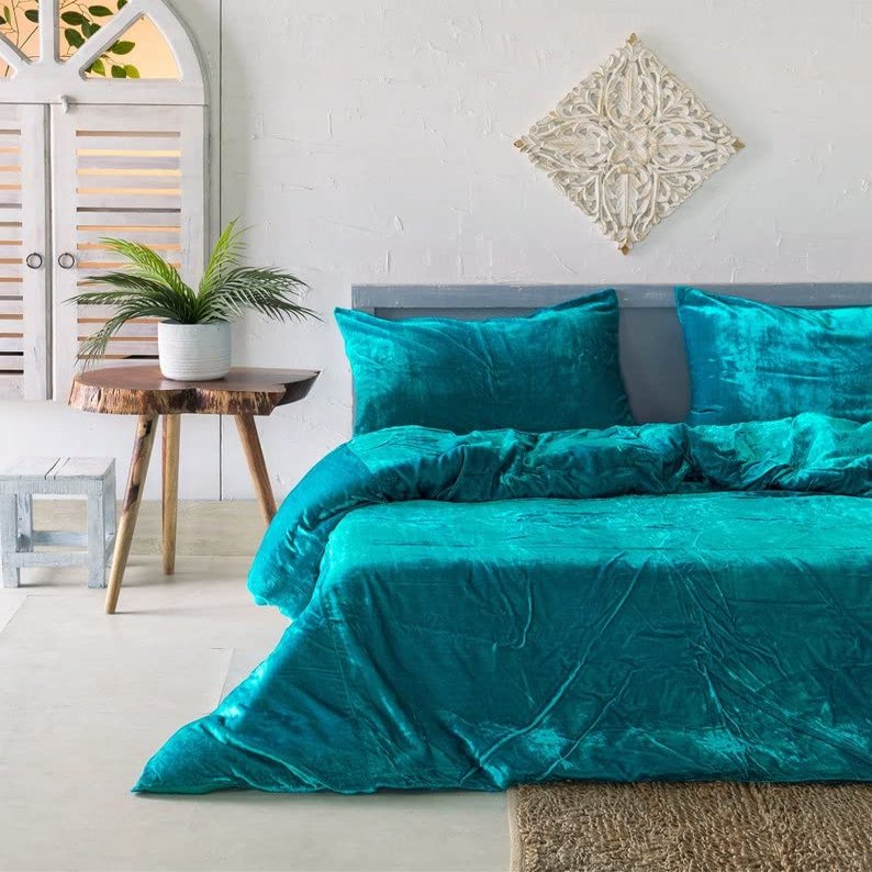 DecorAvenue Ultra-Luxe Solid Velvet Duvet Cover, Boho Bedding UO Comforter Bedding Donna Cover,3 Pc Duvet Set, Velvet Bedding Set (Aqua Blue,Twin 68" x 90")
