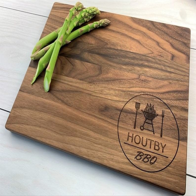 Personalized Cutting Board - BBQ Themed, Grill Master, Personalized BBQ Cutting Board, King of the Grill Gift, Fathers Day Gift - 075 (Maple, Arched 16" x 10.5")