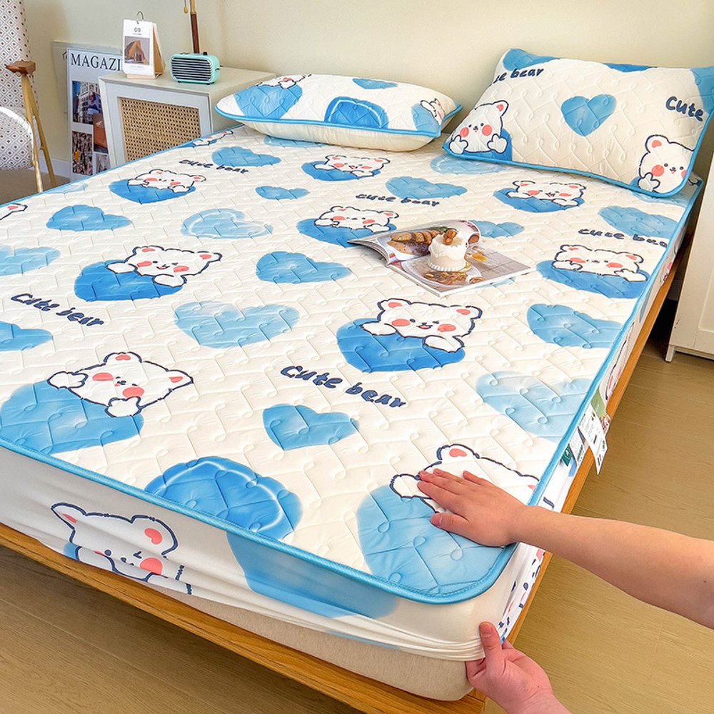 FCLDESHOP Breathable Washable Mattress Cover,Summer Cool Latex Quilted Bed Sheet, Kids Room Cartoon Print Deep Pocket Mattress Cover Queen Bed Cover,Bear,150 * 200cm (1pcs)