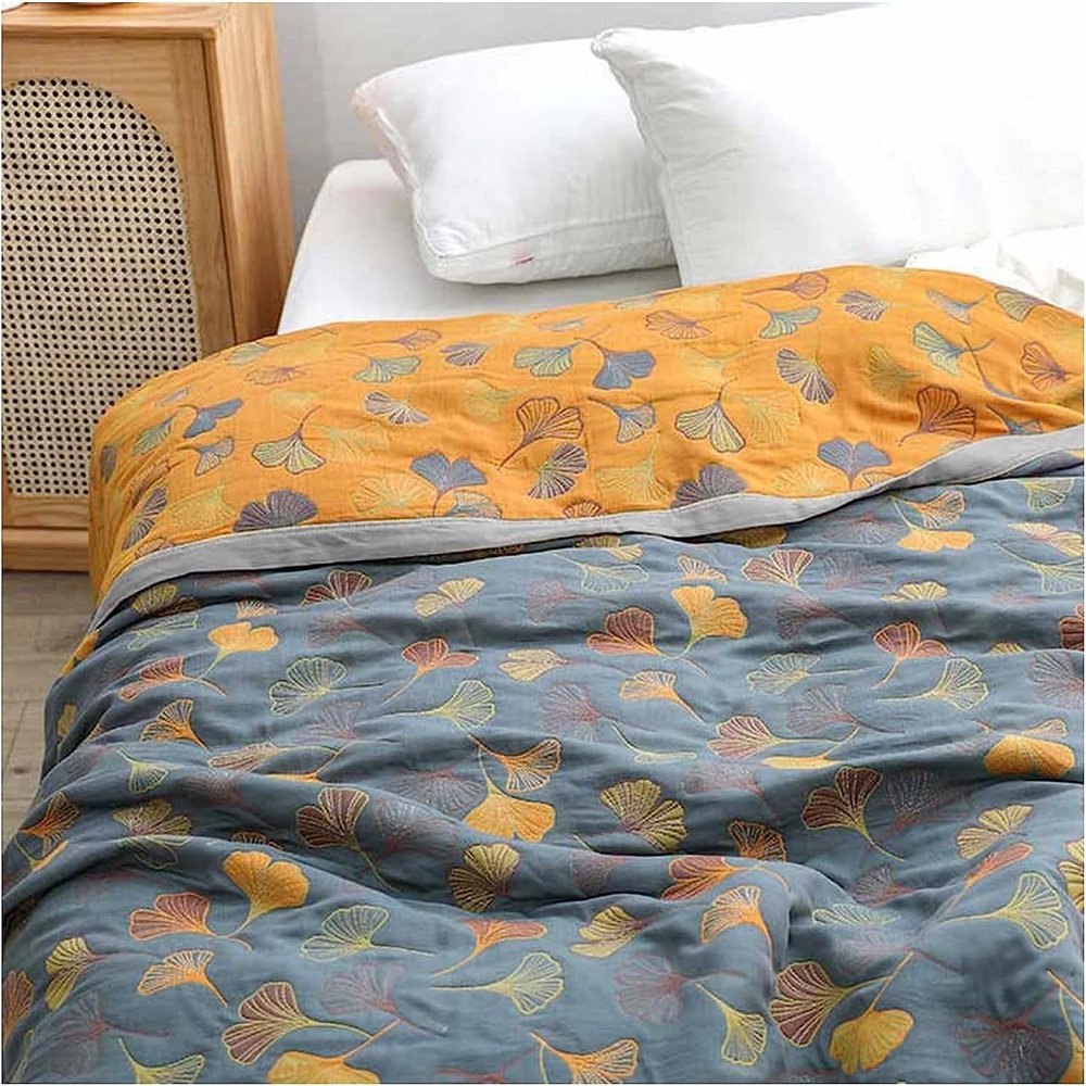 TOCOLA GinkgoLeaf Pattern Cotton Reversible Quilt - Ultra Soft Lightweight Breathable Ginkgo Leaf Pattern Quilt,Air Conditioning Quilt - Queen and King Size Bedding (90" W X 98" L)