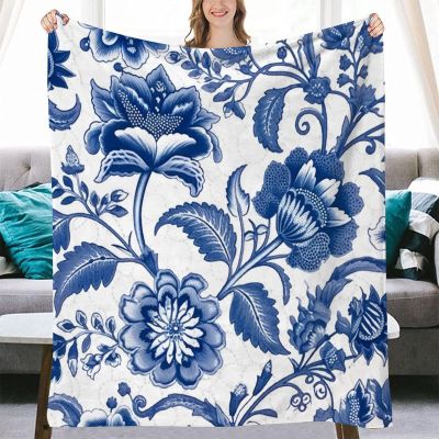 Yinrune Chinoiserie Vintage Floral Throw Blanket Blue Indigo and White Fuzzy Blanket Blankets Super Comfort Warmth Coral Fleece Blanket for Couch Bed Chair Office Sofa 60x80