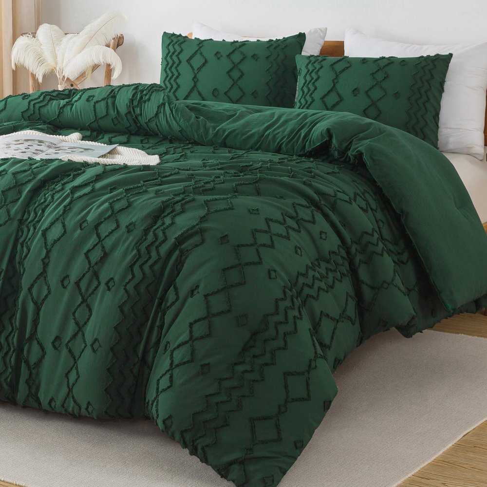 Andency Twin Size Comforter Emerald Green, 2 Pieces (1 Boho Comforter, 1 Pillowcase) Dark Green Tufted Geometric Shabby Chic Bedding, Soft Fluffy Jacquard Farmhouse Bed Set for All Season