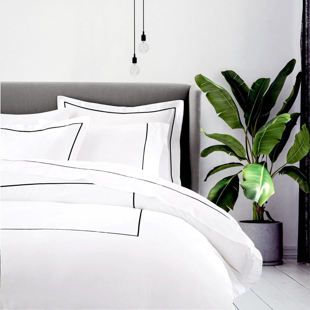 BEDLAM Twin/Twin XL Duvet Cover Set - 3pcs 100% Cotton Duvet Cover, Includes a White Sateen Duvet Cover Designed with a Black Trim & 2 Cotton Pillowcases - 500TC Luxury Twin Duvet Cover Bedding Set