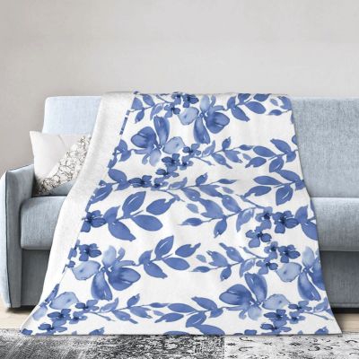 DKJlitter Ultra-Soft Blue White Floral Leaf Pattern Flannel Fleece Throw Blanket Cozy and Lightweight Perfect for Bed, Couch, Sofa, and Gifts 80"x60"