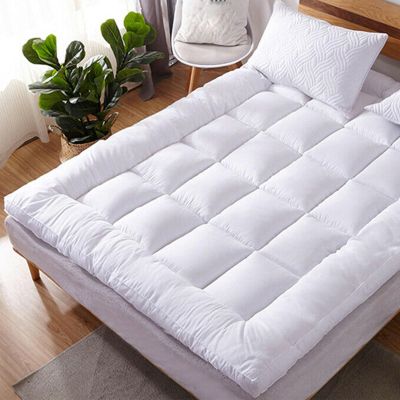 JNTKE King Size Mattress Pad Quilted Elastic Mattress Breathable Fluffy Soft Stretches 4in Fitted (80"/203cm x 78"/198cm) White