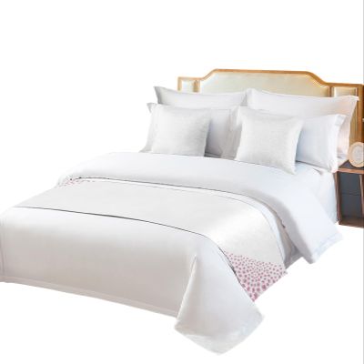 Bed Runner Scarf Pink Gradient Petal Peach Blossom Cherry Blossom Bedding Scarf Decorative Bed Runners Cover for Home Bedroom Hotel Wedding Room Bed Scarf for Foot of Bed Queen 83x20in
