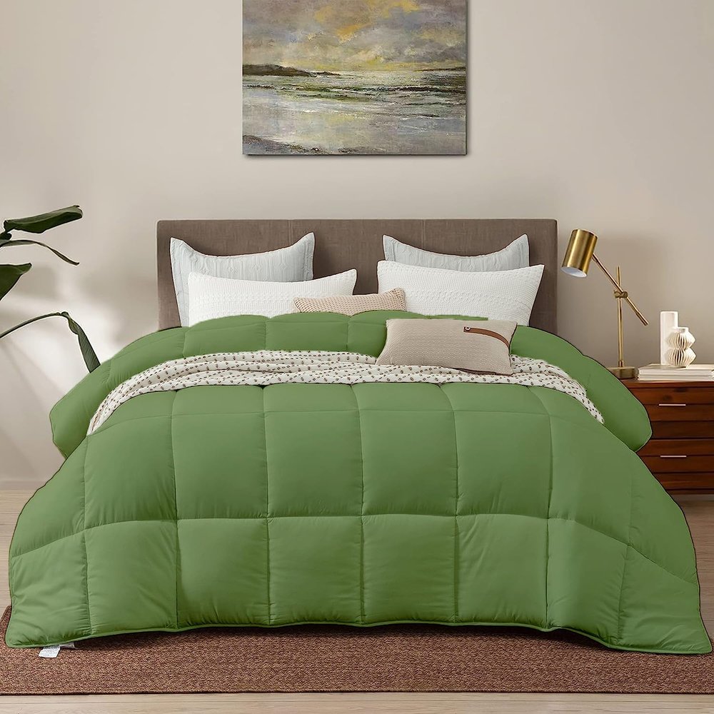 The OutNeT Soild 3 Piece Moss Down Alternative Comforter Queen/Full XL(88x92Inch) Hypoallergenic, Machine Washable, All Season 100% Cotton Fabric,Premium Bedding Comforter with 8 Tabs.