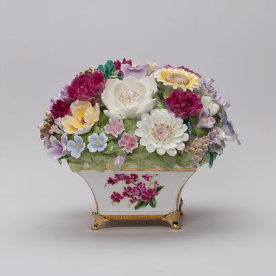 Cosmos Gifts Fine Bone Porcelain 50 US States 50 States Flowers Bouqet Figurine, 11-1/2 in