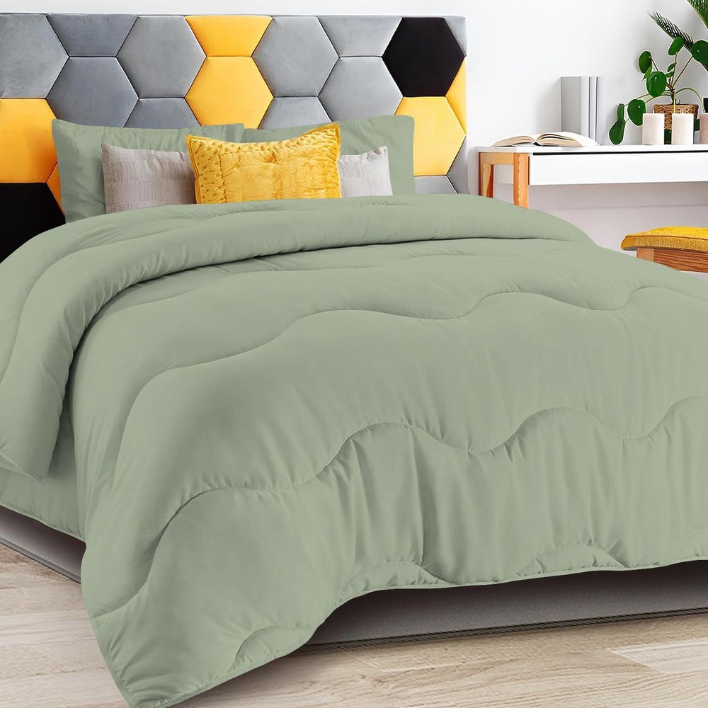 5 PC Wavy Stitching Comforter Lightweight Light Sage, Soft Breathable All Season Twin/TwinXL Size, Duvet Insert, Winter Warm Microfiber Down Alternative Quilt with Corner Tabs - 69x90 inch