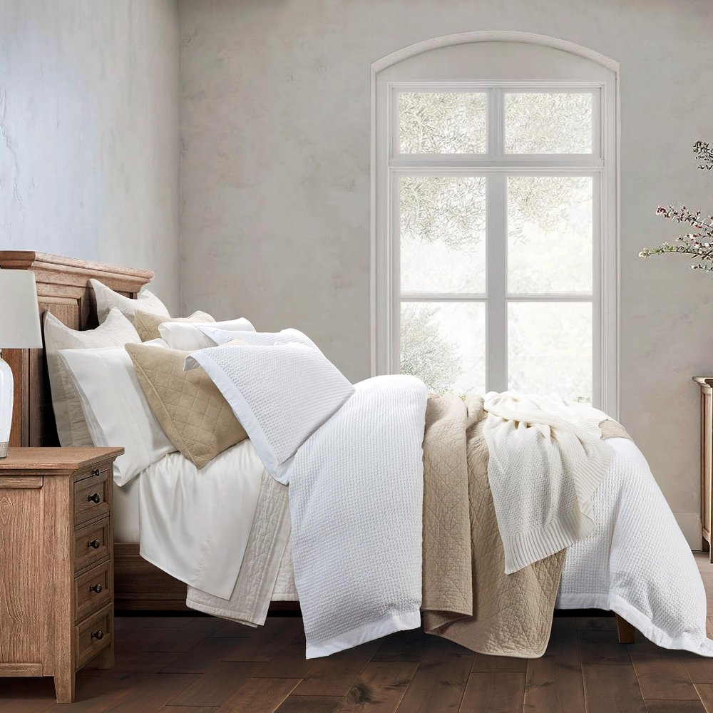 HiEnd Accents Stonewashed Cotton Waffle Weave Duvet Cover Set, Queen Size, White Solid Color, Classic Traditional Bed Set, 1 Comforter Cover and 2 Pillowcases