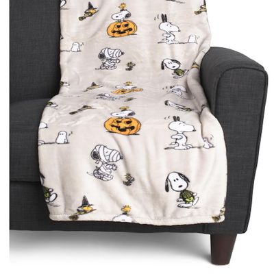 BERKSHIRE Peanuts Halloween Throws and Blankets (Gray - Halloween/Mummies, 50" x 70")