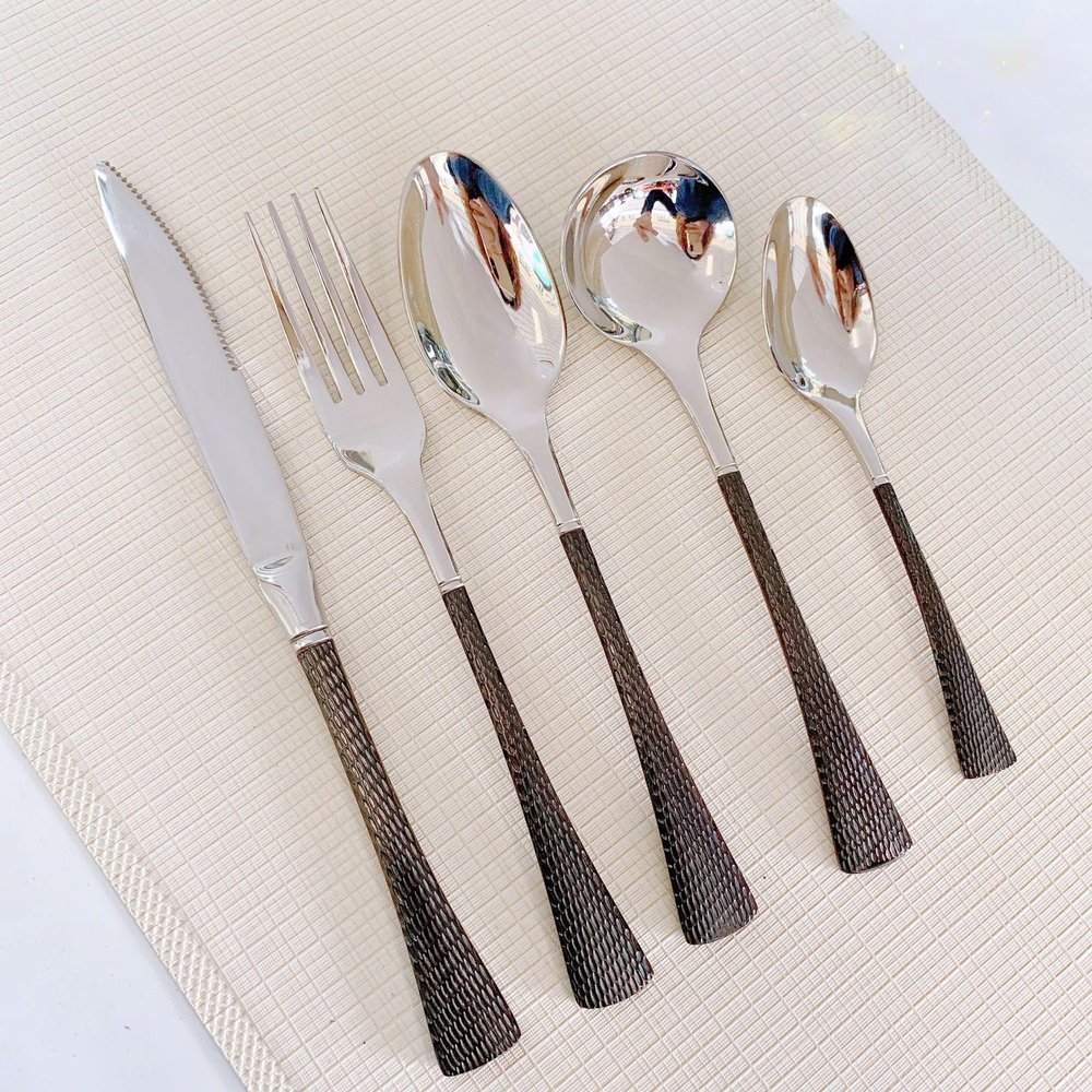 Black Silverware Set 50 Piece Flatware Cutlery Set Service for 10,18/10 Stainless Steel Heavy Duty Hammered Handle Mirror Polished Dishwasher Safe Luxury Unique Utensil Sets for Home Kitchen Wedding