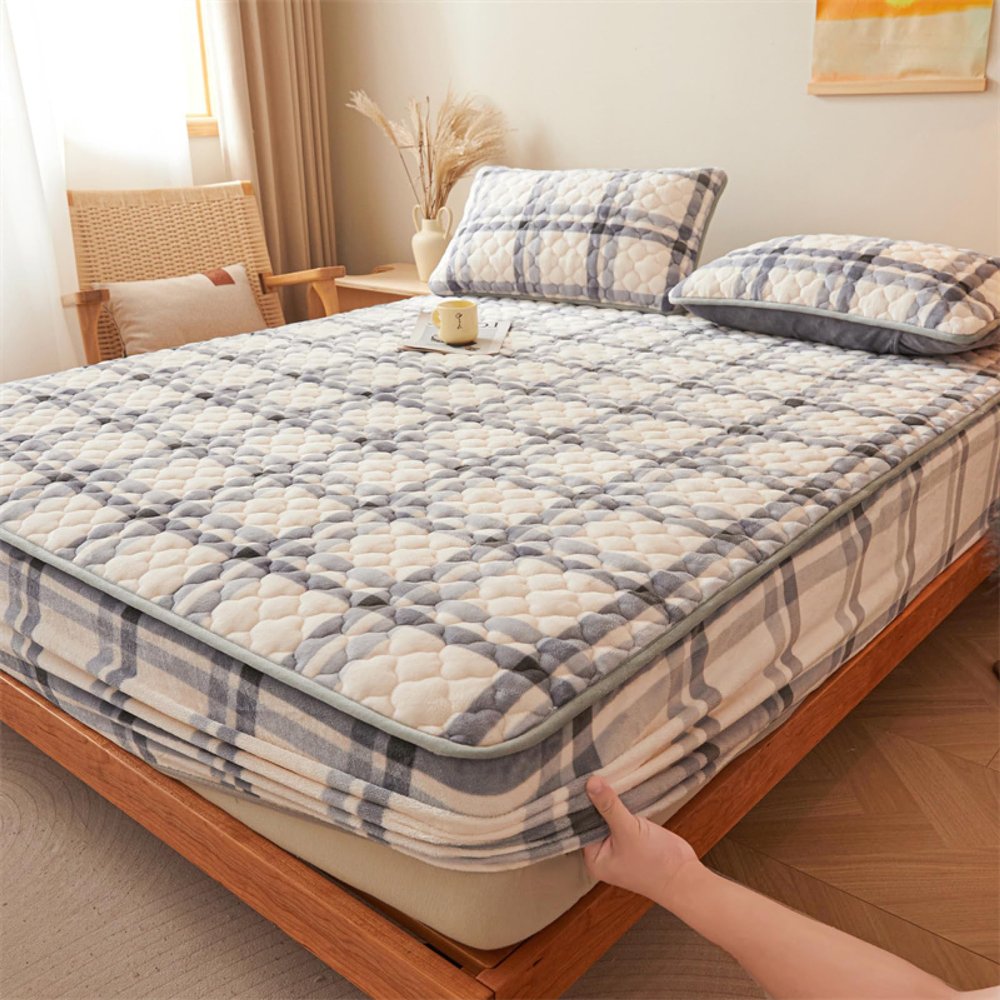 FCLDESHOP Soft Deep Pockets Fitted Sheet,Autumn Winter Thicken Warm Solid Color Flannel Fitted Sheets, Children's Room Cartoon Print Mattress Protector,Checkered Grey,200x220cm (1pcs)