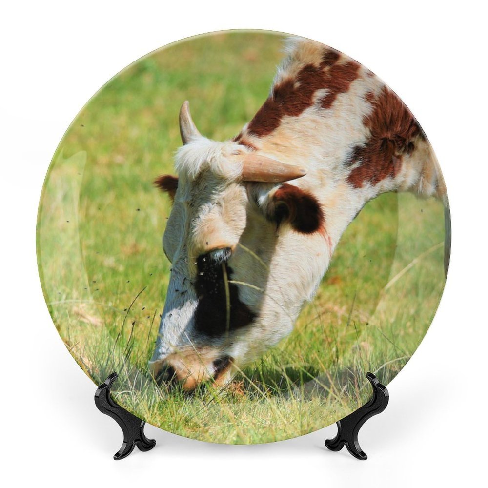 7" Decorative Plate Farm Cow Animal Round Ceramic Plate with Display Stand Modern Porcelain Table Plate Wall Hanging Decoration for Home Office Kitchen Dining Room Collectible Art Souvenir