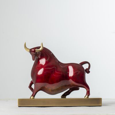 R REALONG Wall Street Bull Statue Bronze Sculpture Stock Market Gifts Abstract Sculptures Home Decor 11inch Animal Decor Figurine (Red)