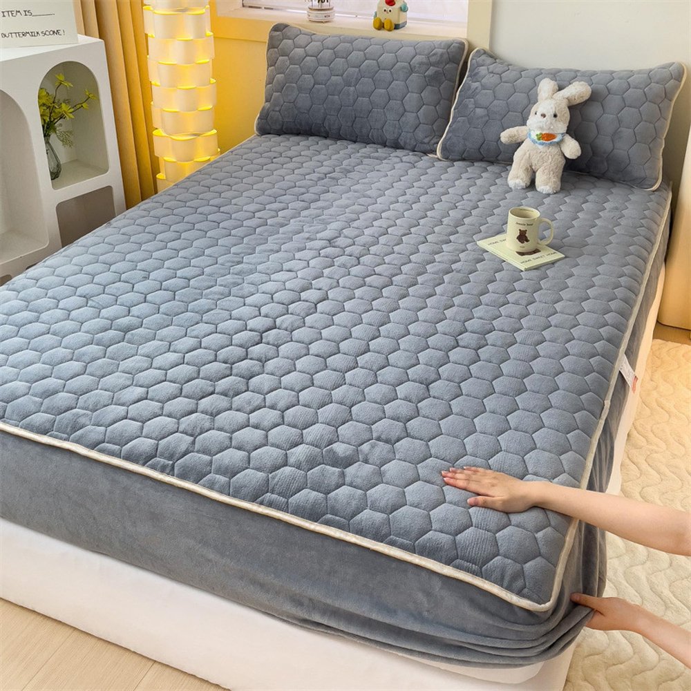 FCLDESHOP Fitted Bottom Sheet Soft,Thicken Cartoon Printed Crystal Velvet Bed Cover, Warm Mattress Topper Suitable for 12"/30cm Deep Mattresses,Grey,150x200cm (1pcs)