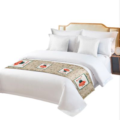 Christmas Bed Runner for Twin Size Bed, Bedspread Protector Slipcover Bed Scarf for Foot Bed Runners & Scarves for Bedroom Hotel Wedding Room 71x20 Inches Xmas Tree Vintage Winter Berry Gift