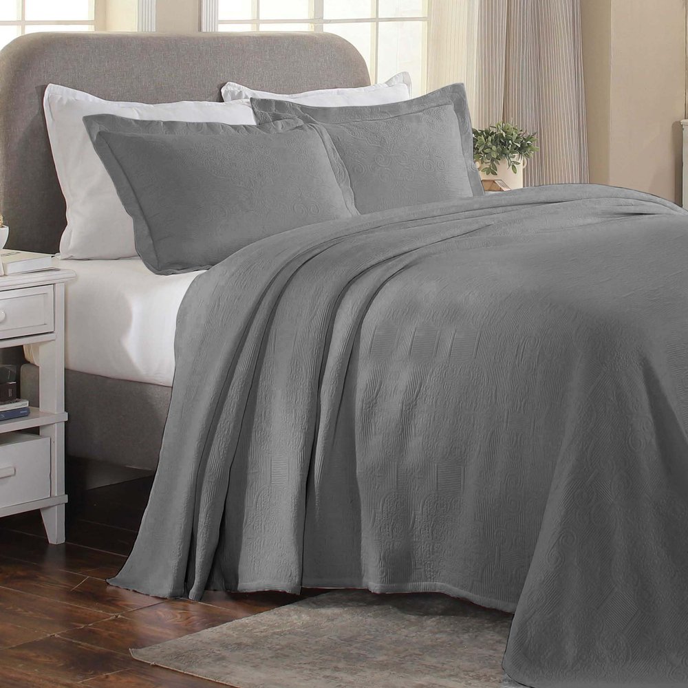 BLUENILEMILLS Cotton 3 Piece Bedspread Set, Oversized Bedspread, 2 Pillow Shams, Medium Weight Blanket, Home Bed Decor, Warm Bedding, Scrolling Medallion, Matelasse Woven, Essentials, King, Grey