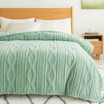 COOVA Sage Green Fleece King Blanket for Bed - Super Soft Cozy Plush Fuzzy Blanket for Sofa,Premium Sherpa Warm Large Throw for Women,Couch,Chair,90x102 Inches