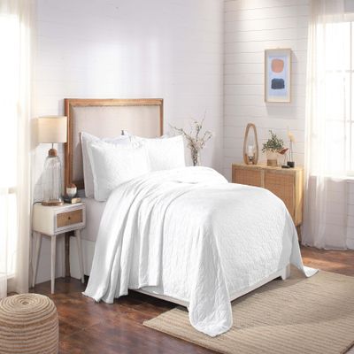 BLUENILEMILLS Cotton 3 PC Bedspread Set, 1 Medium Weight Bedspread, 2 Pillow Shams, Home Bed Decor, Warm Bedding, Matelasse Coverlet Oversized Blanket, Geometric Circles, Celtic Design, King, White