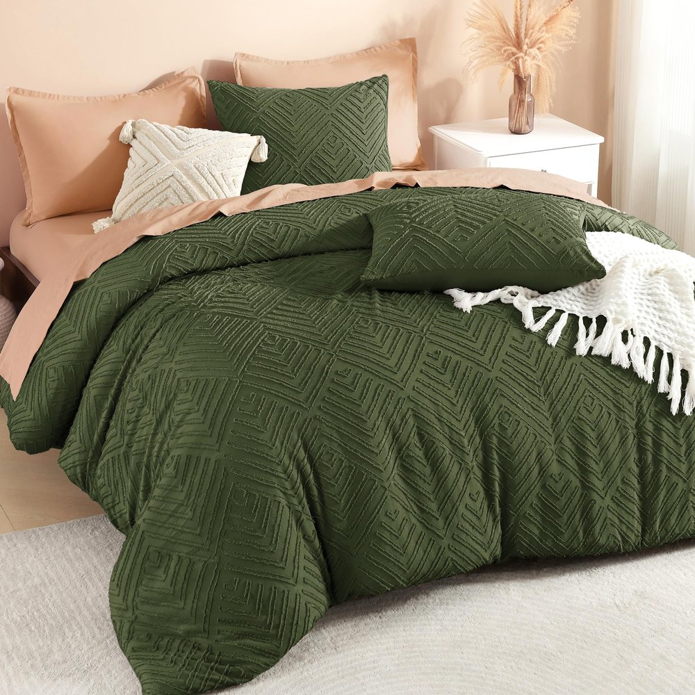Litanika Olive Green King Size Comforter Set, 3 Pieces Tufted Boho Farmhouse Bedding Comforter Sets, Lightweight Fluffy Comforter Bed Set for All Season (104x90In Comforter and 2 Pillowcases)