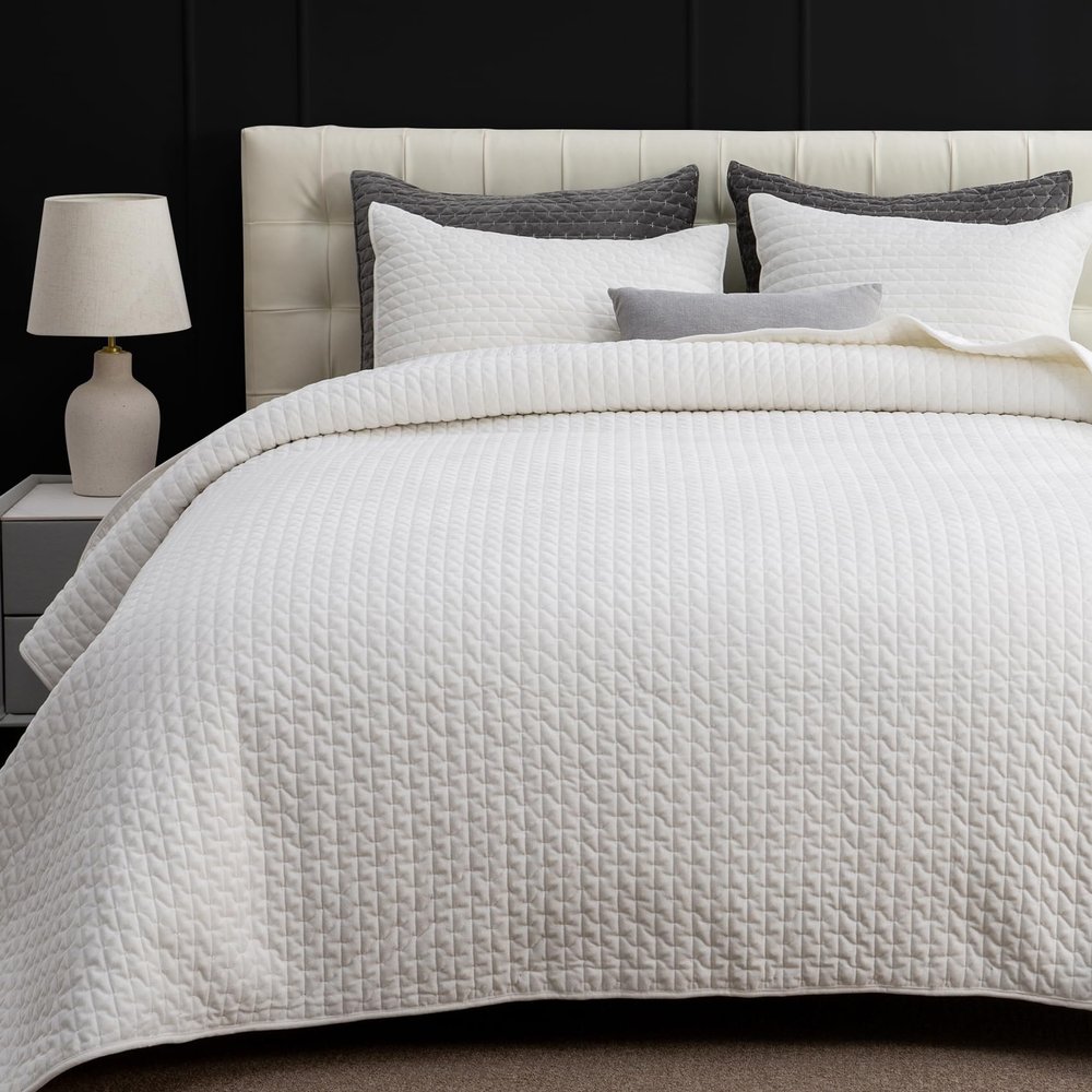 Powdion Velvet Quilt King Size,Bedspread Quilted Bedding Set, Luxurious Soft Coverlet Set Lightweight Velvet Comforter for All Season with 2 Pillow Shams, Striped Quilt Set, 96x106 Cream White