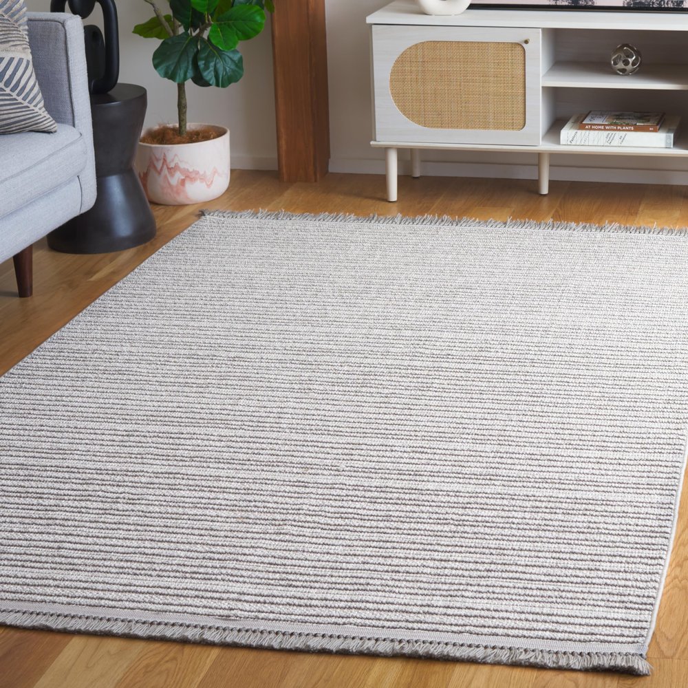 SAFAVIEH Camden Collection Area Rug - 4' x 6', Grey, Modern Design, Ideal for High Traffic Areas in Living Room, Bedroom, Dining Room (CAD654F-4)