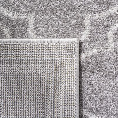 SAFAVIEH Area Rug 8x10 - Amherst Collection - Large - Grey & Light Grey, Geometric Pattern, Non-Shedding & Easy Cleaning, Ideal for Living Room, Bedroom, Office, Dining Space (AMTL412C)