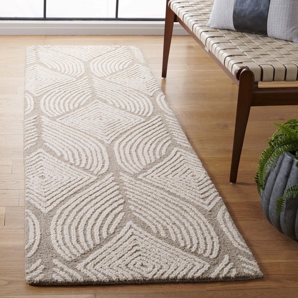 SAFAVIEH Metro Collection Runner Rug - 2'3" x 8', Beige & Grey, Floral Design, Ideal for High Traffic Areas in Entryway, Kitchen & Bathroom (MET425B-28)