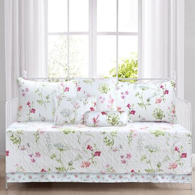 Azalea Floral Chintz PaisleyMicrofiber Reversible Quilt Bedding Set Coverlet, Bedspread, Summer Bloom, 7-Piece Daybed Cover Set with Dcor Pillows