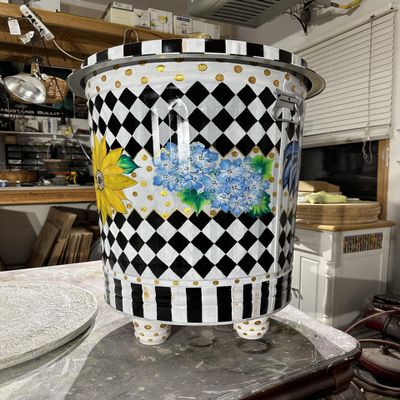 Hand Painted Metal Trash Can, Painted Trash Can, Painted Decorative Garbage Can, Decorative Painted Waste Can, 30 Gallon with lid