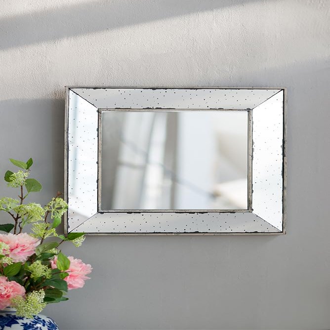 18" x 18" Distressed Silver Square Accent Mirror, Traditional Style ed Wall Mirror for Living Room, Entryway, Office, Bedroom, Hallway