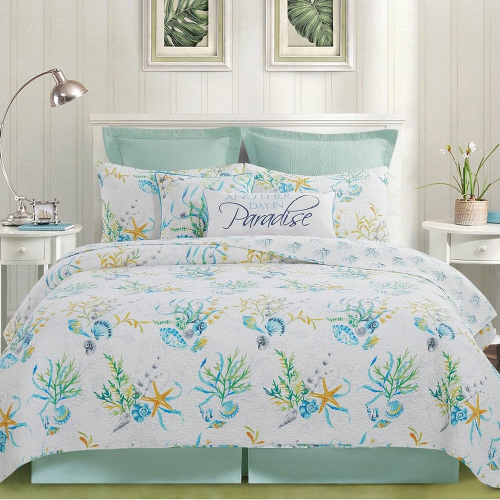 BLACK FOREST DECOR Coral Paradise Quilt Bed Set - Full/Queen