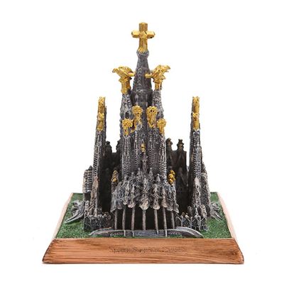 Lllunimon Spanish Sagrada Familia Cathedral Statue Building Model, Resin Miniature Crafts Ornaments Collection Idea Gifts