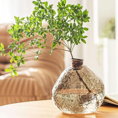 XIUWOUG Unique Hammered Brown Glass Vase for Plants Decor Ribbed Embossed Flower Vases for Centerpieces Living Room Entrance Table Decoration,Brown
