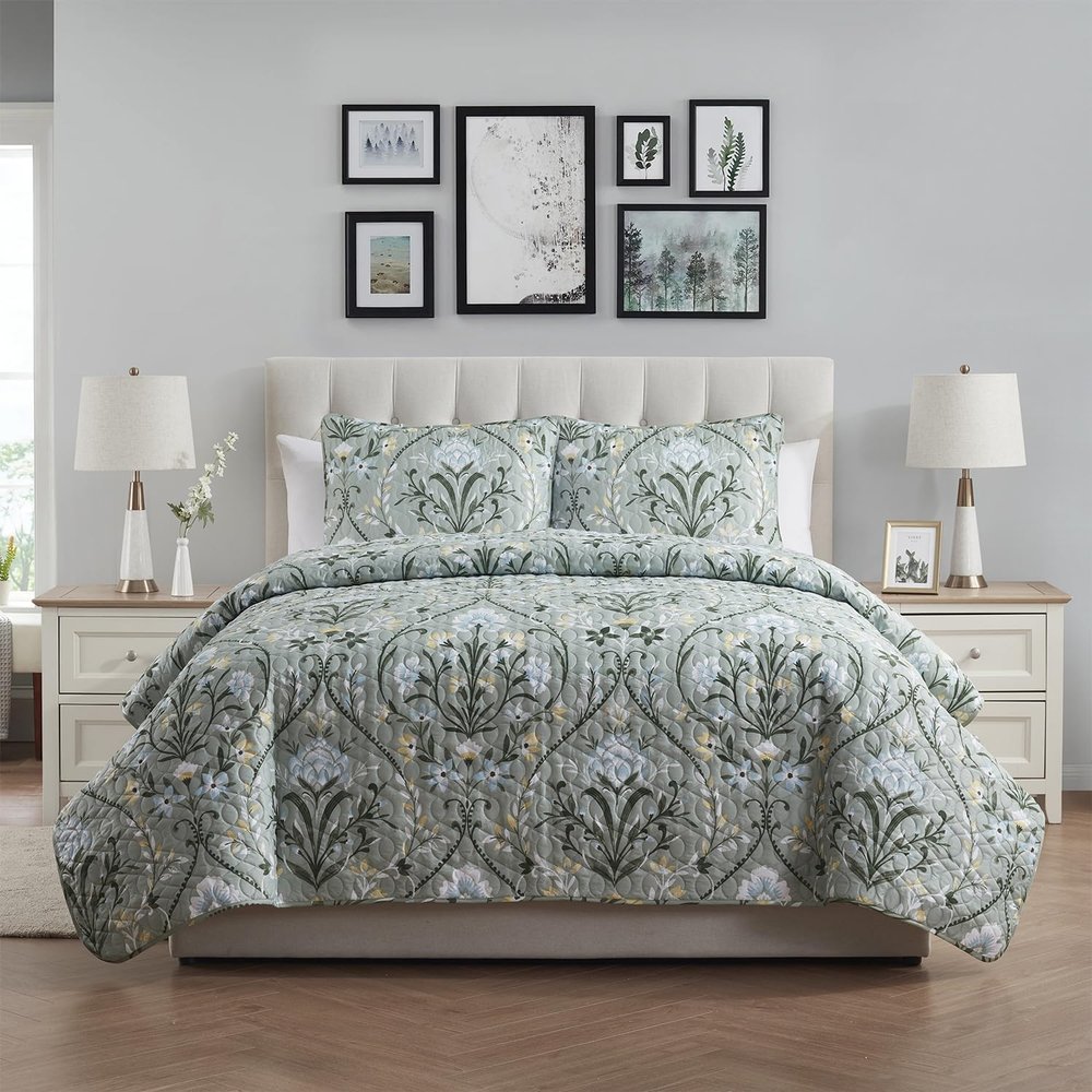 VCNY Home - Full/Queen Quilt Set, Pinsonic Bedding with Matching Pillow Shams, Dorm Room Essentials, Super Soft Home Decor (Province Green, 3-Piece)