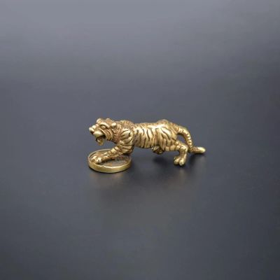 MANGOUSONG Figurines Brass Animal,5.7x2.3cm Antique Lucky Tiger Casting Animal Figurines Abstract Geometric Style Metal Brass Sculpture Home Office Room Desktop Decorations
