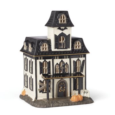 Lenox Vintage Halloween Light-Up House Figurine, 9.25-Inch, Porcelain Haunted House, Halloween Decor Indoor, Fall Decor, Spooky Indoor Decorations (1 Light-Up Figurine) 3 AAA Batteries Not Included