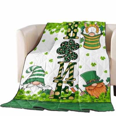 T&H XHome Quilt Twin Size Luxury Quilted Comforter Bedspread-Thin Soft Cozy, St. Patrick's Day Home Gnome with Green Shamrock Reversible Stitched Lightweight Quilt Coverlet for All Season