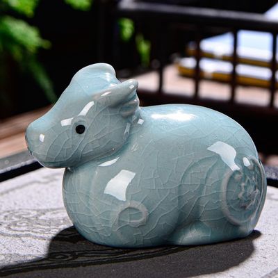DECRZPB Ceramic Figurine Cow Porcelain Sculpture Ceramic Ornament Arts Home Decor Office Gift