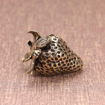 MANGOUSONG Brass Home Decor,5.3x3.7cm Pure Copper Strawberry Small Ornaments Simulation Fruit Miniatures Figurines Crafts Vintage Tea Table Decorations